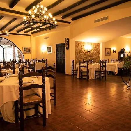Hospedium Val De Pinares Hotel